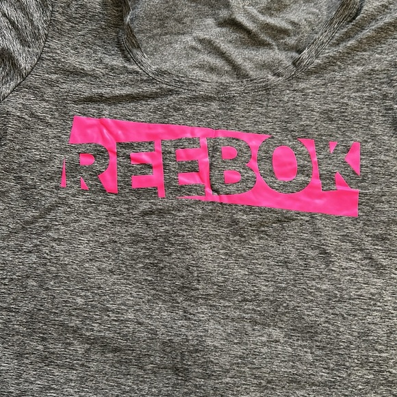 Women’s Reebok Active Shirt Size L Short Sleeved - Picture 2 of 3